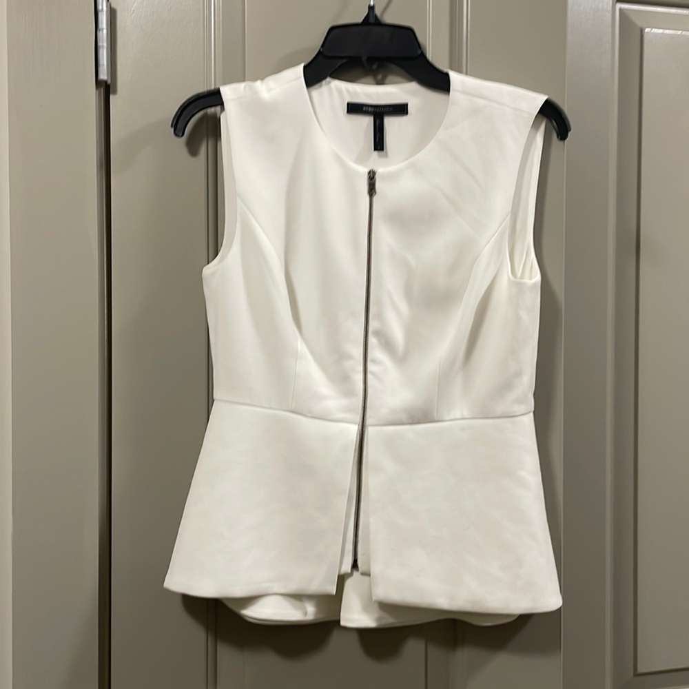 Bcbgmaxazria zip top